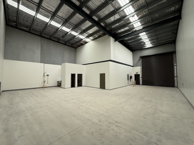 Click to view all images Unit 13/15-21 Beaconsfield Street Fyshwick ACT 2609 - Image 2