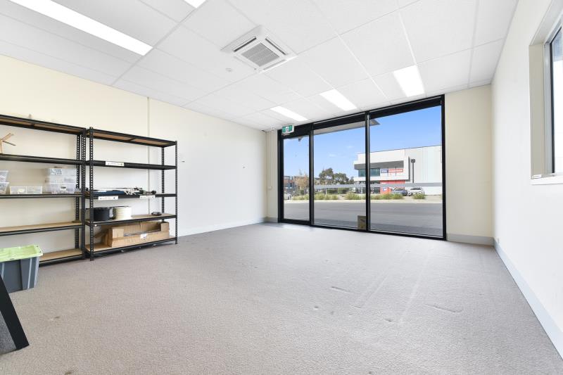 Click to view all images 6 Tango Circuit Pakenham VIC 3810 - Image 2