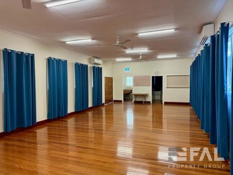 Click to view all images Whole property/962 Oxley Road Oxley QLD 4075 - Image 2