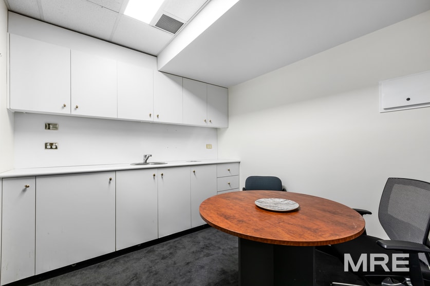 Click to view all images 213/566 St Kilda Road Melbourne VIC 3004 - Image 2