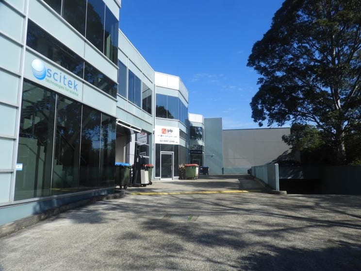 Click to view all images Unit 3/12 Chaplin Drive Lane Cove NSW 2066 - Image 2