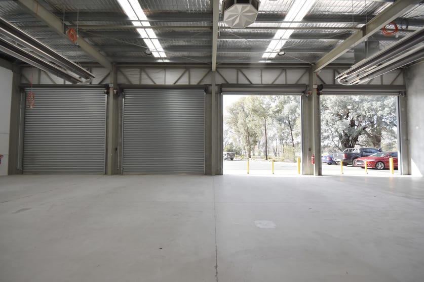 Click to view all images 2/688 Drome Street Albury NSW 2640 - Image 2