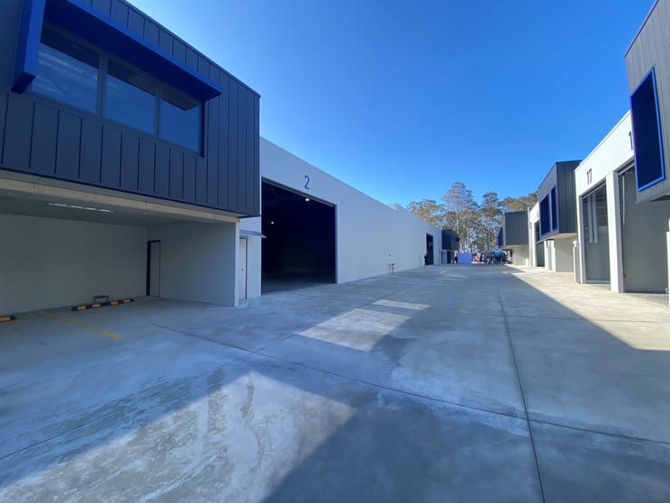 Click to view all images 2/7 Nowra Hill Road South Nowra NSW 2541 - Image 2