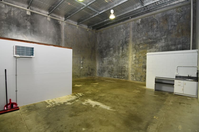 Click to view all images 3/58 Keane Street Currajong QLD 4812 - Image 3