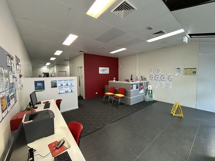 Click to view all images 1/80 Griffith Street Coolangatta QLD 4225 - Image 2