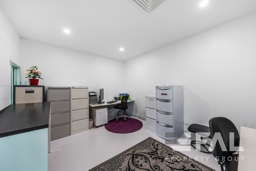 Click to view all images Unit 1/10 Paxton Street Springwood QLD 4127 - Image 3