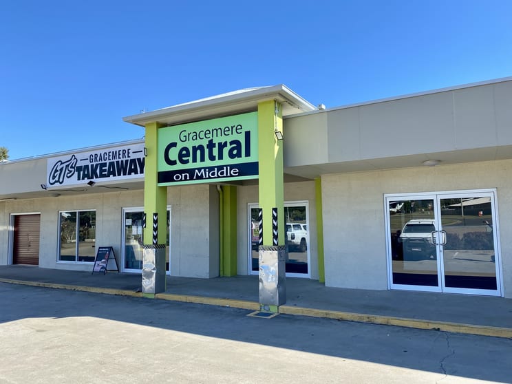 Click to view all images 2/2 Middle Road Gracemere QLD 4702 - Image 2
