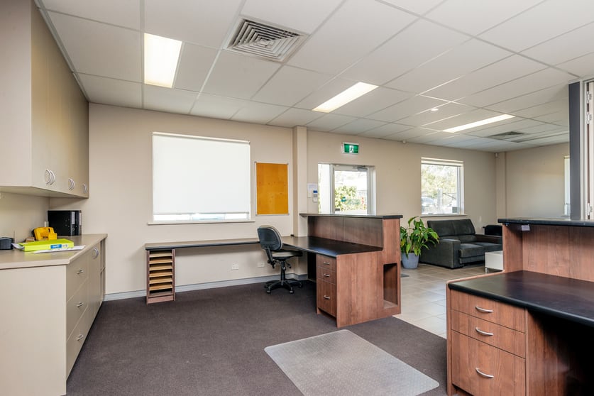Click to view all images 1/113 Stenhouse Drive Cameron Park NSW 2285 - Image 3