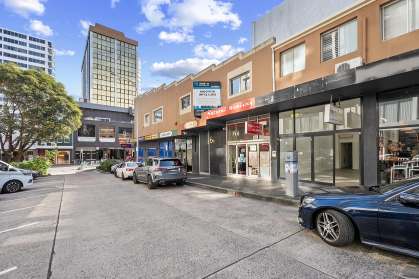 Click to view all images 8/2 Gray Street Bondi Junction NSW 2022 - Image 2