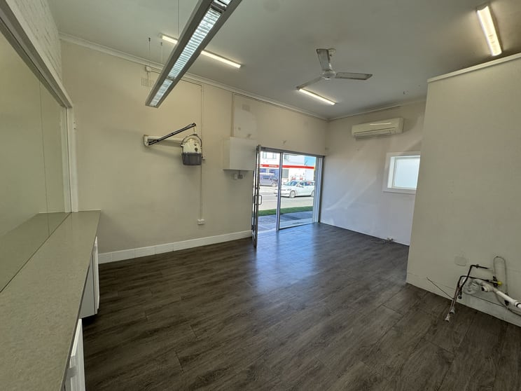 Click to view all images 2/121 Towradgi Road Towradgi NSW 2518 - Image 3