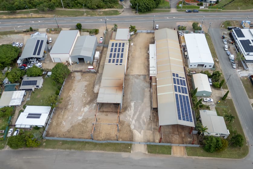 Click to view all images 352-354 Stuart Drive Wulguru QLD 4811 - Image 3