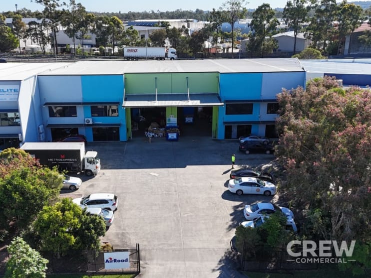 Click to view all images 33 Nealdon Drive Meadowbrook QLD 4131 - Image 1