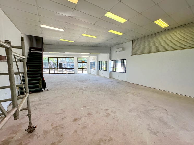 Click to view all images 5/108 Anzac Avenue Hillcrest QLD 4118 - Image 2