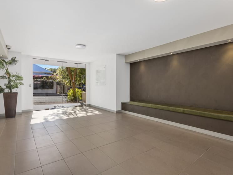 Click to view all images Unit 7/9 - 11 Myrtle Street North Sydney NSW 2060 - Image 1