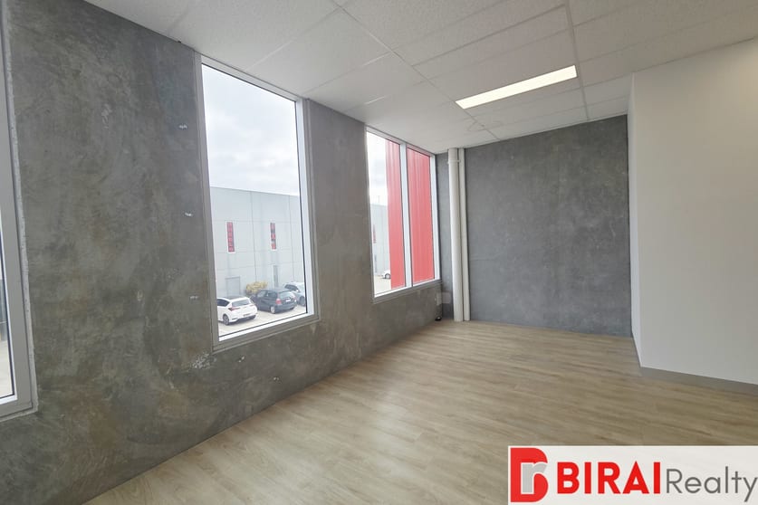 Click to view all images 13/39 Eucumbene Drive Ravenhall VIC 3023 - Image 3