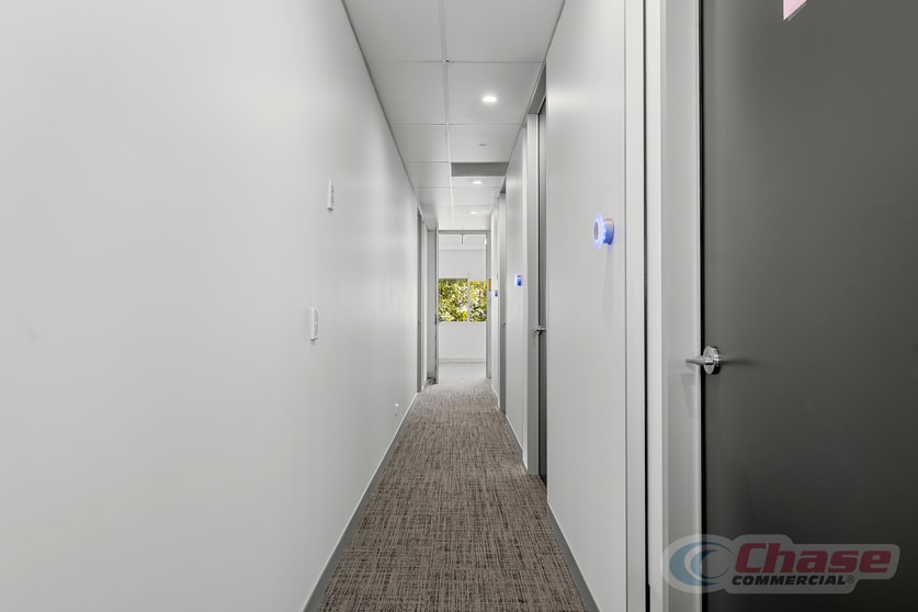 Click to view all images 3/631 Logan Road Greenslopes QLD 4120 - Image 3