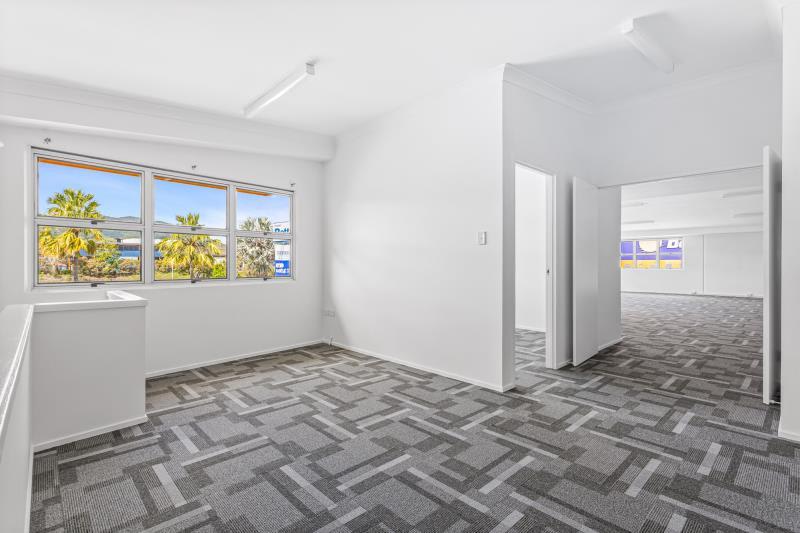 2/415 Yaamba Road Park Avenue QLD 4701 - Image 2