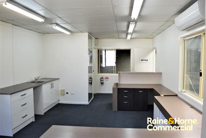 Click to view all images 10/29 Helles Avenue Moorebank NSW 2170 - Image 3