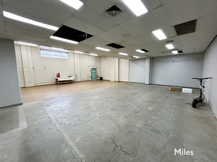 Click to view all images 420-422 Heidelberg Road Fairfield VIC 3078 - Image 3