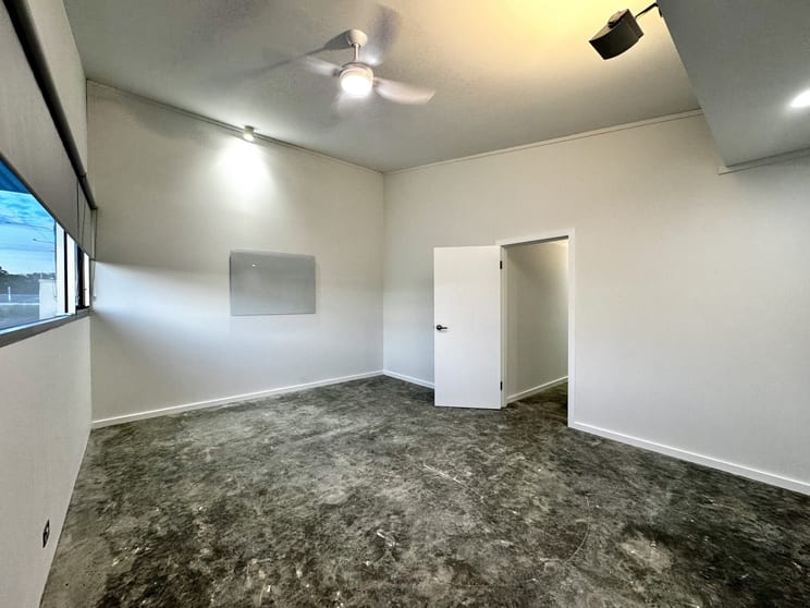 Click to view all images 2/22 Bent Street Wingham NSW 2429 - Image 3
