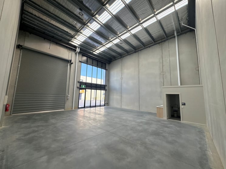 Click to view all images 4 Impact Way Cranbourne North VIC 3977 - Image 3