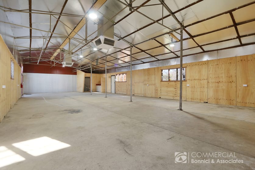 Click to view all images Rear Shed, Loch Street Beechworth VIC 3747 - Image 3