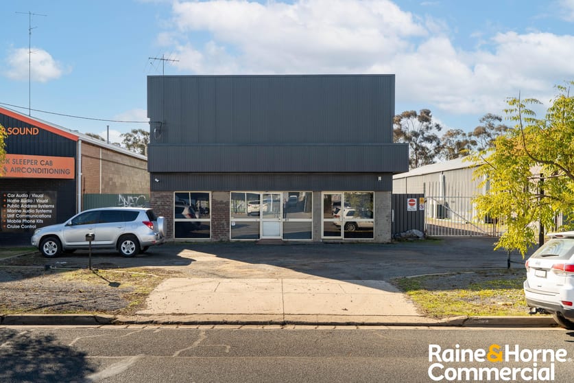 Click to view all images 377 Edward Street Wagga Wagga NSW 2650 - Image 2