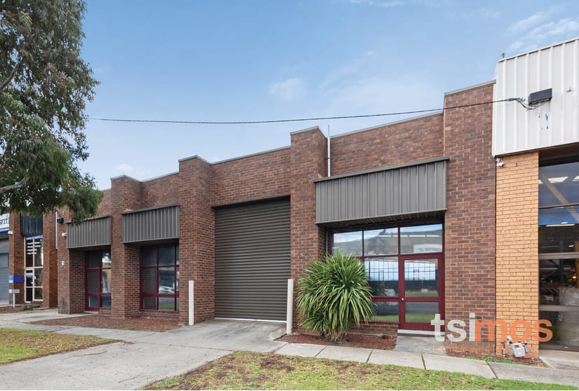Click to view all images 67 Taunton Drive Cheltenham VIC 3192 - Image 2