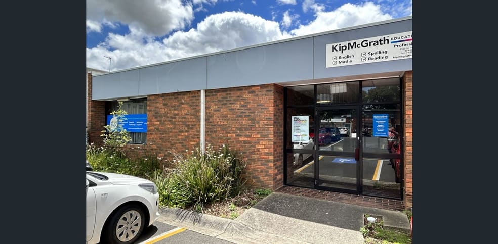 Click to view all images 4/37 Grey Street Traralgon VIC 3844 - Image 2