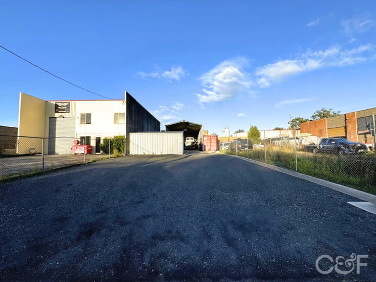 Click to view all images 8 Tatura Avenue Gosford NSW 2250 - Image 2