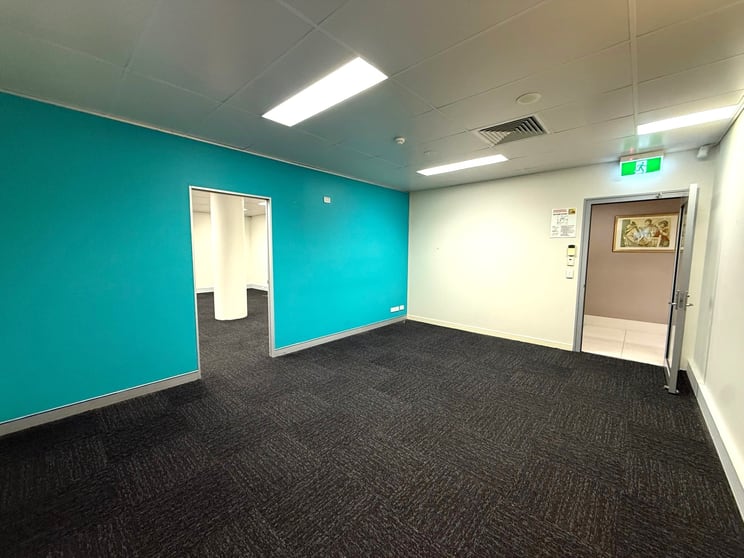 Click to view all images GF Suite 1/14 Carol Avenue Springwood QLD 4127 - Image 3
