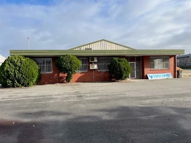 Click to view all images 16-18 Anvil Way Welshpool WA 6106 - Image 1