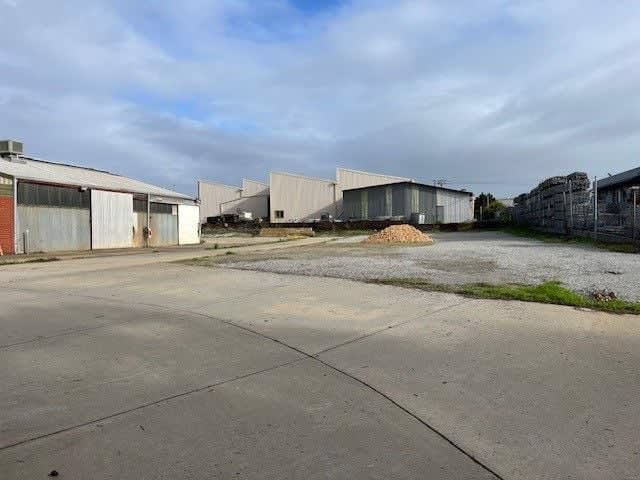 Click to view all images 16-18 Anvil Way Welshpool WA 6106 - Image 3