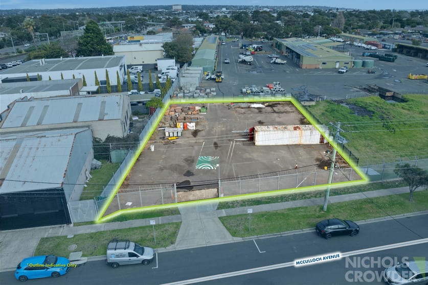 Click to view all images 40 McCulloch Avenue Seaford VIC 3198 - Image 2