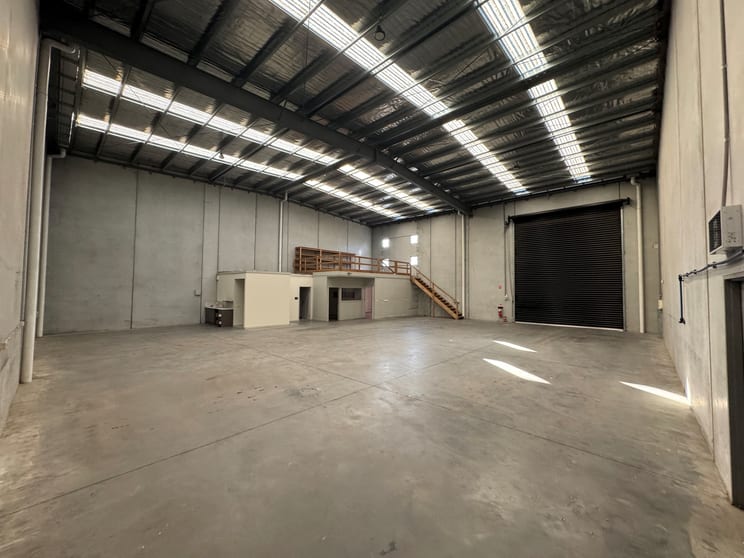 Click to view all images 24 Auto Way Pakenham VIC 3810 - Image 3