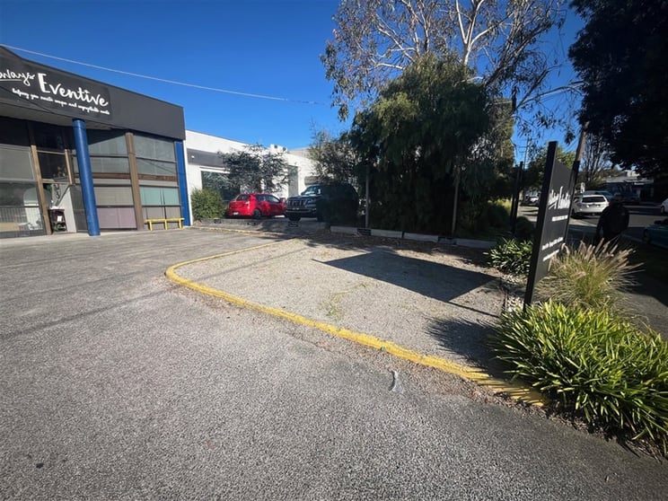 Click to view all images 2/28 Lacey Street Croydon VIC 3136 - Image 3
