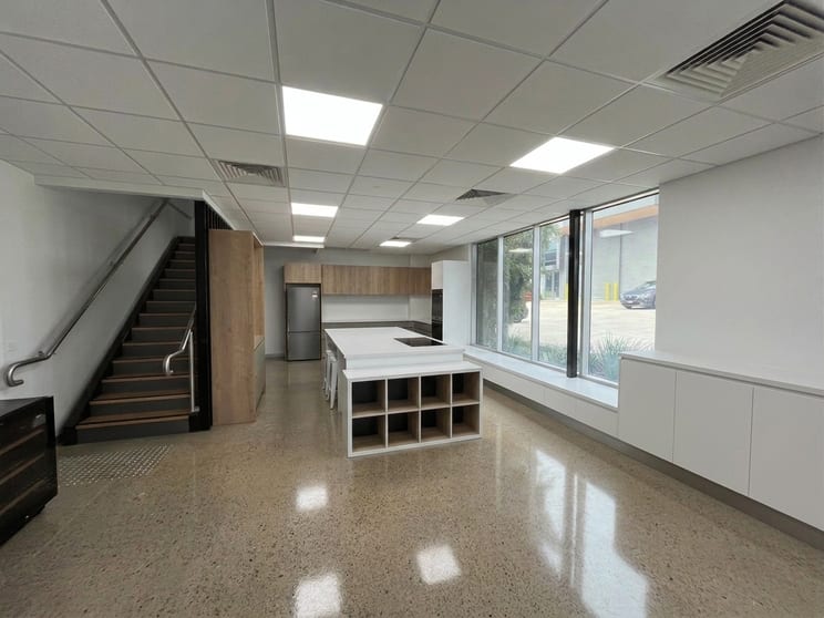 Click to view all images 7 Magna Vista Rise Narre Warren VIC 3805 - Image 3