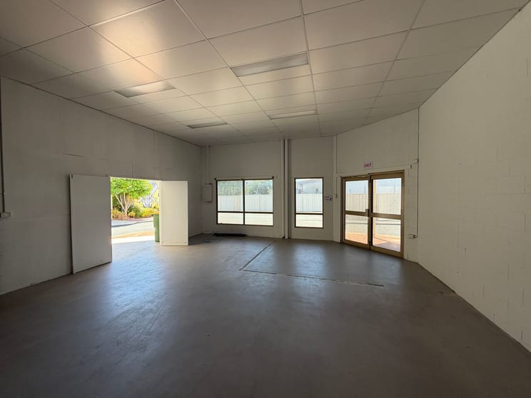 4/17 Bussell Highway West Busselton WA 6280 - Image 3