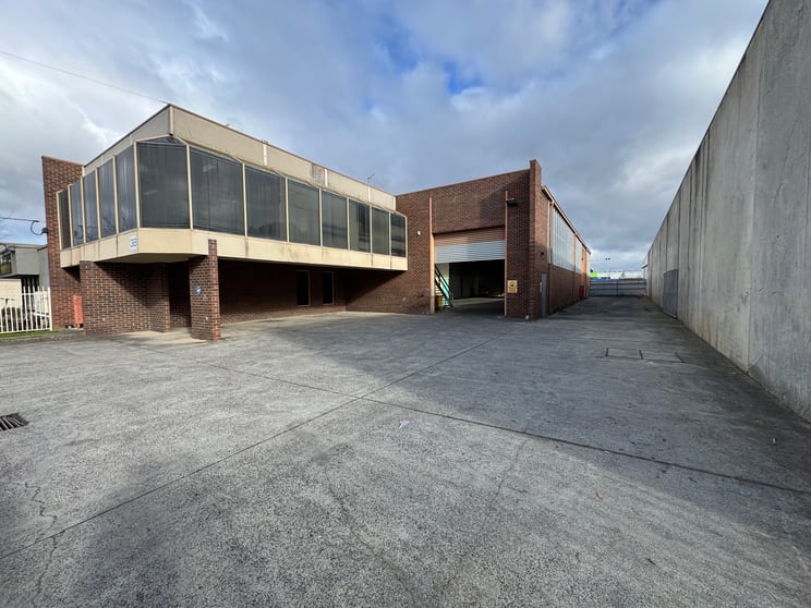Click to view all images 38 Stephen Road Dandenong VIC 3175 - Image 1