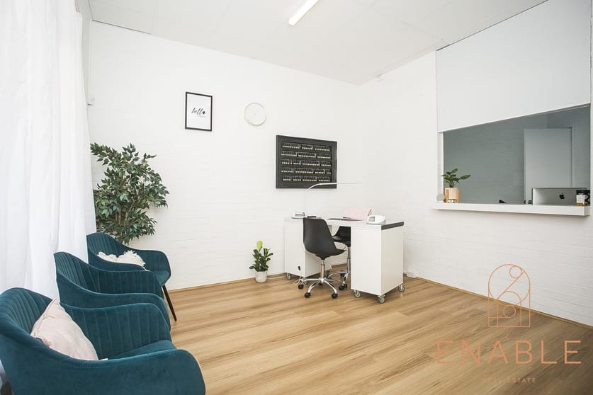 Click to view all images 4/35 Southwell Crescent Hamilton Hill WA 6163 - Image 3