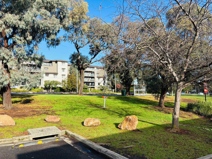 Click to view all images 1 Rezes Street Wantirna South VIC 3152 - Image 3