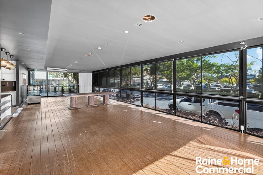 Click to view all images 32B Agnes Street Albion QLD 4010 - Image 2