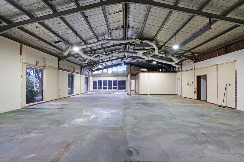 Click to view all images 1/101 President Street Welshpool WA 6106 - Image 2
