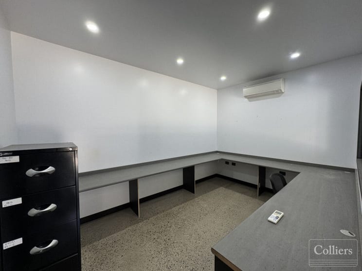 Click to view all images 2/265 Ingham Road Garbutt QLD 4814 - Image 3