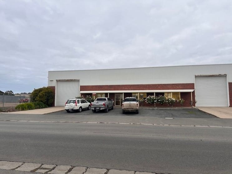 Click to view all images 152 Pound Road Elliminyt VIC 3250 - Image 2