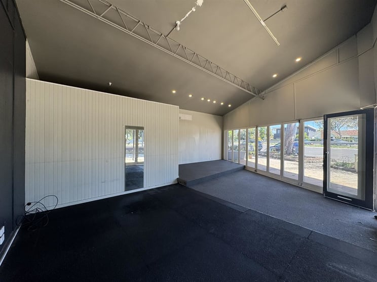 Click to view all images Shops/216 Princes Highway Sylvania NSW 2224 - Image 2