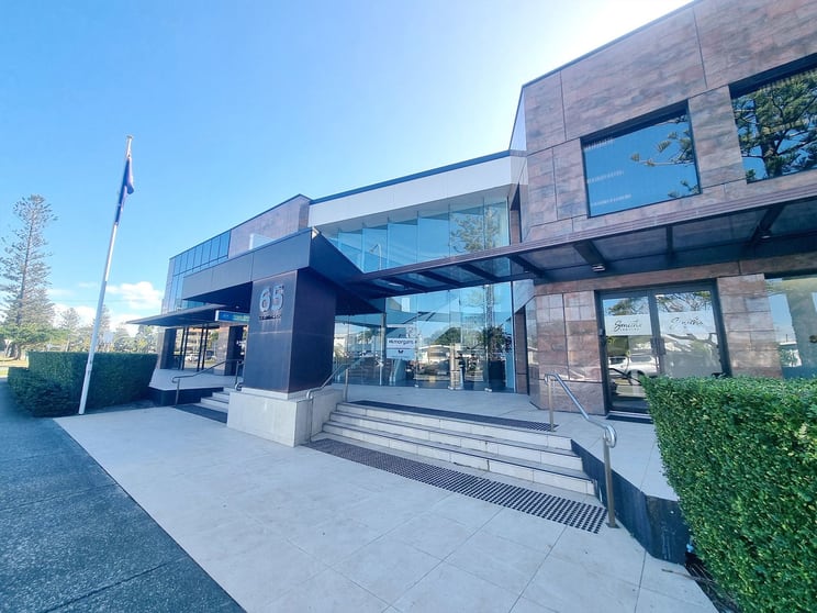 Click to view all images 65-67 Thomas Drive Chevron Island QLD 4217 - Image 2