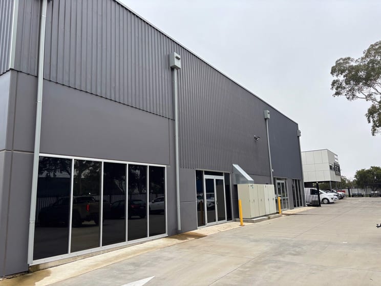 Click to view all images Unit 4 27 Taminga Street Regency Park SA 5010 - Image 2