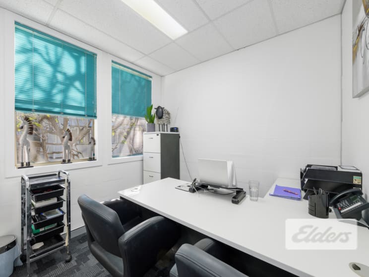 Click to view all images 5/71 Bradley Street Spring Hill QLD 4000 - Image 2