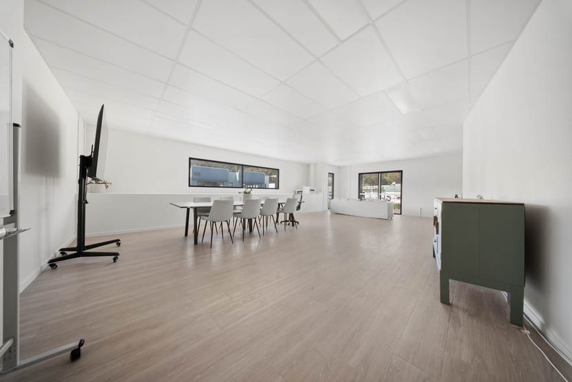Click to view all images 1/49 Leda Drive Burleigh Heads QLD 4220 - Image 2